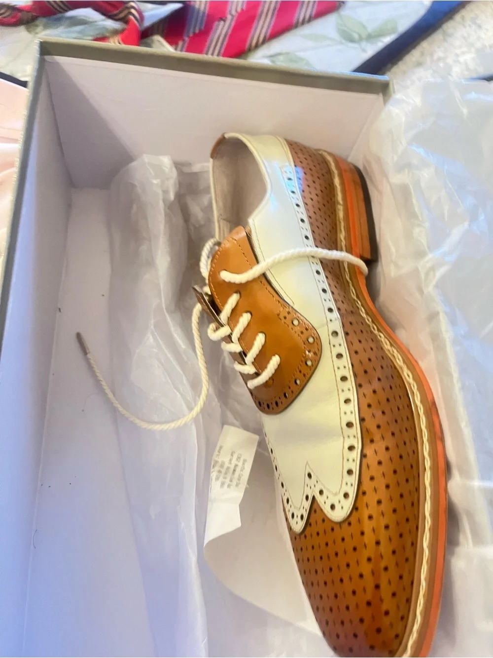 NEW GIOVANNI Tan & White Men's Wingtip Brogue Oxford size 9 hand land in Italy